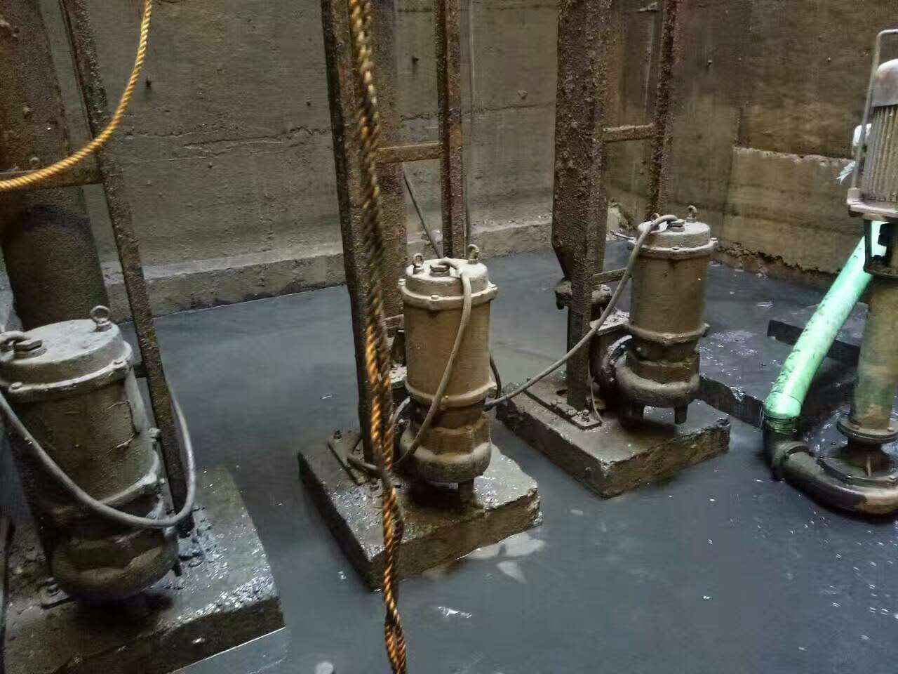 霍山污水池清理