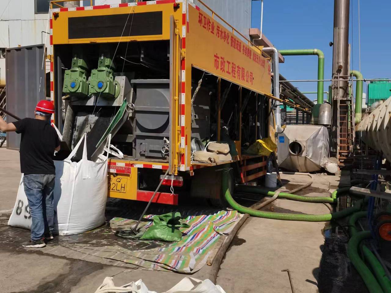 霍山淤泥压干处理